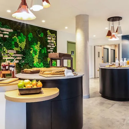 Ibis Styles Paris La Défense Hotel 3*