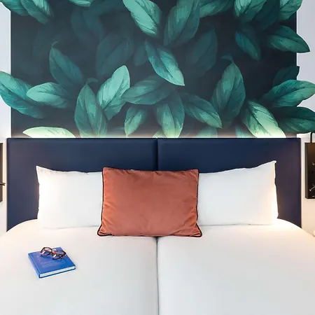 Hotel Ibis Styles Paris La Défense 3*