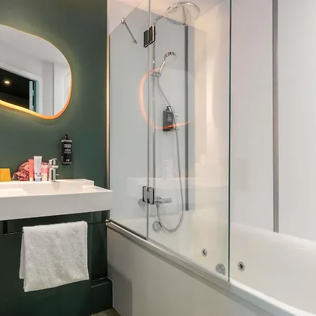 Hotel Ibis Styles Paris La Défense 3*