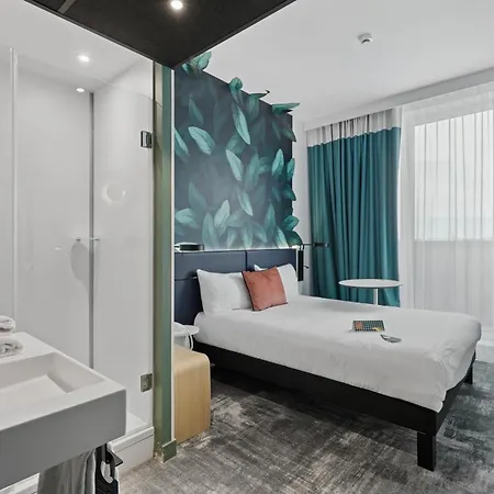 Ibis Styles Paris La Defense Otel