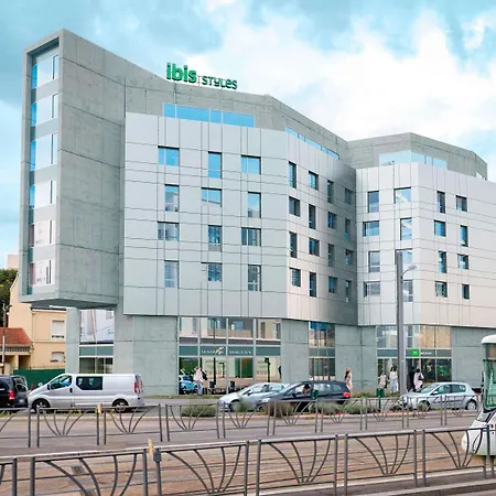 Ibis Styles Paris La Defense 3*